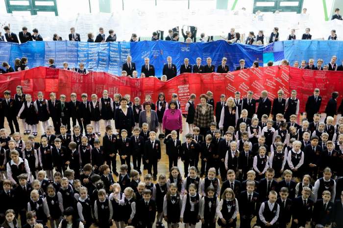 В преддверии празднования Дня Победы в Инженерно-технологической школе прошла акция «Платок Памяти»