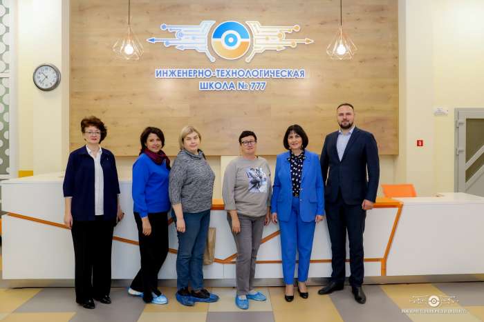 ГБОУ «ИТШ № 777» посетили директора красноярских образовательных учреждений