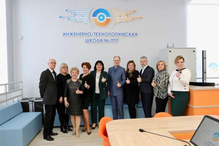 В рамках XII Петербургского международного образовательного форума состоялось расширенное заседание Консорциума по развитию школьного инженерно-технологического образования в Российской Федерации